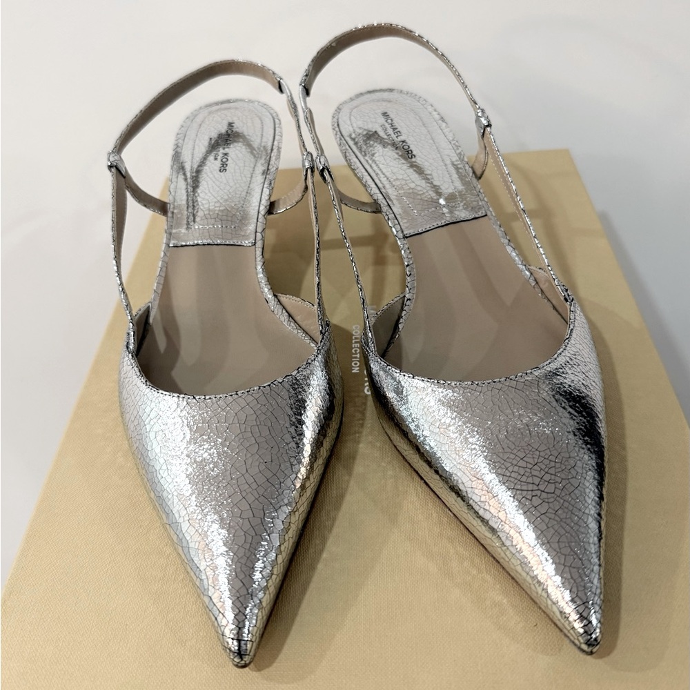 BrandNEW Michael Kors COLLECTION Hallie Runway Crackled Leather Pump, 41. Silver - Picture 6 of 16